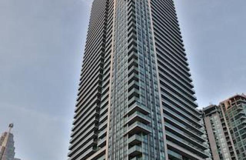 33 Bay at Pinnacle Centre Condos
