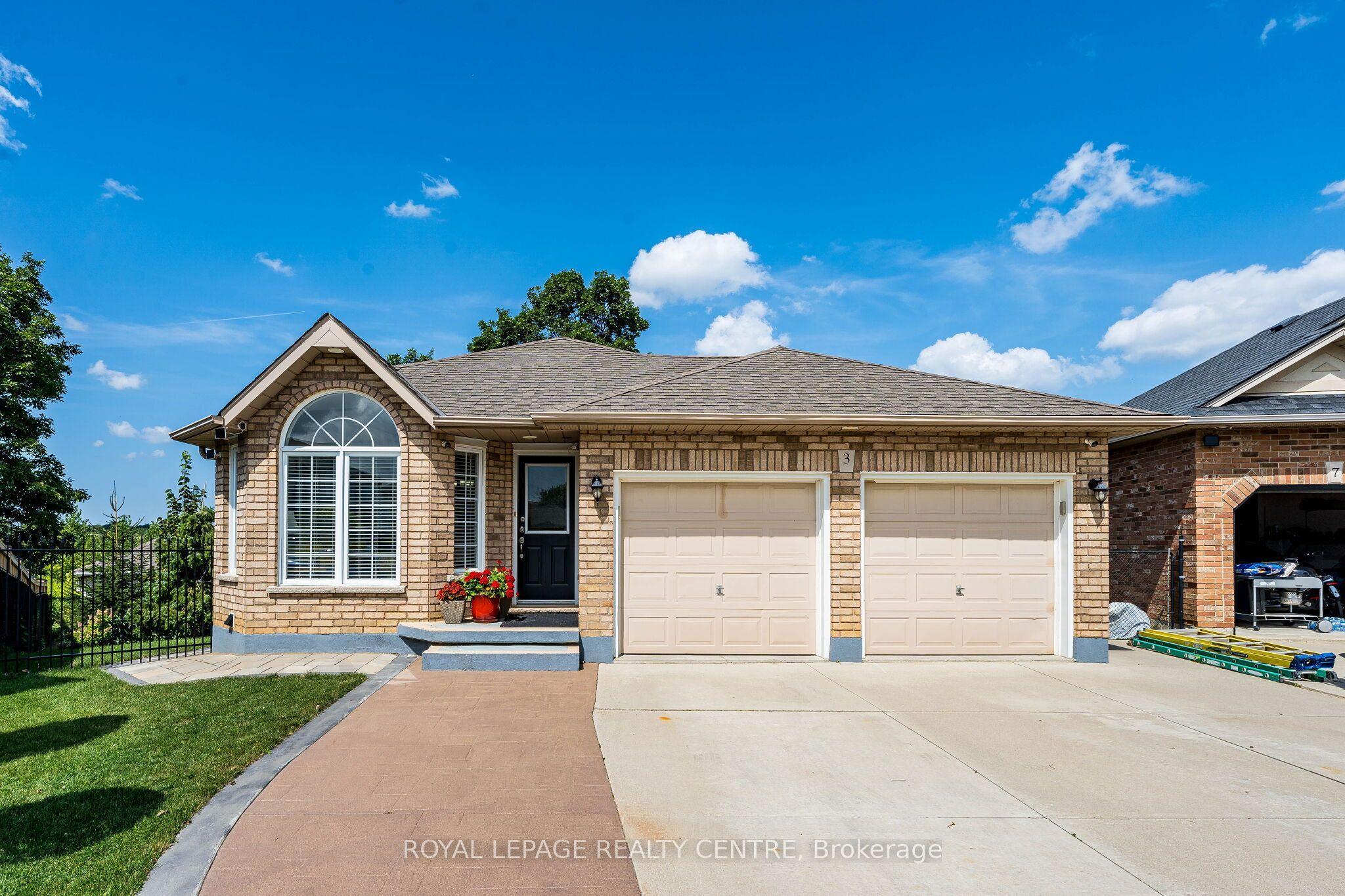 3 Vineberg Drive, Hamilton, ON L9B 2P6