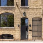 18 Gloucester Lane, Toronto, ON M4Y 1L5