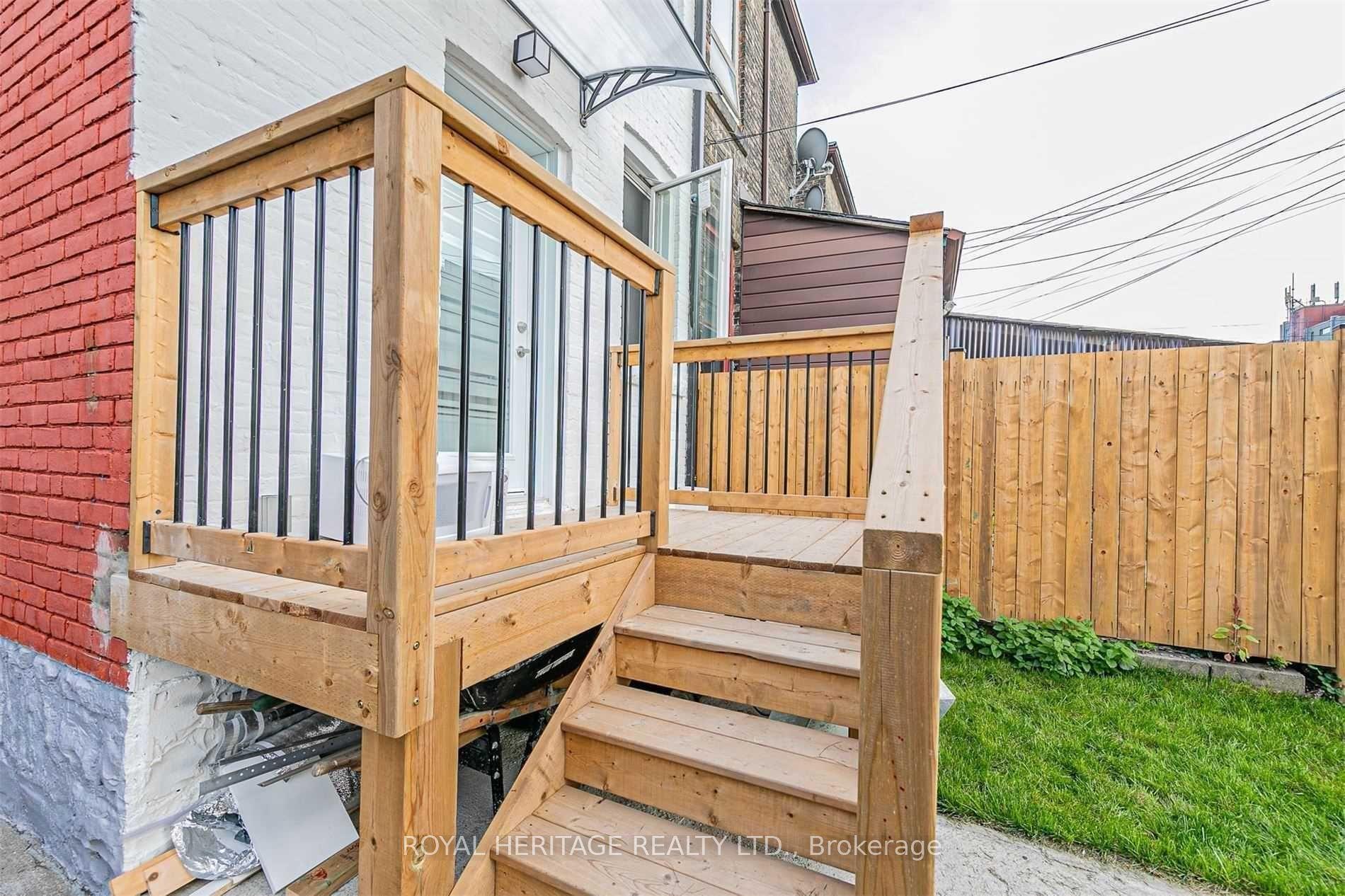 66a Bellevue Avenue, Toronto, ON M5T 2N4