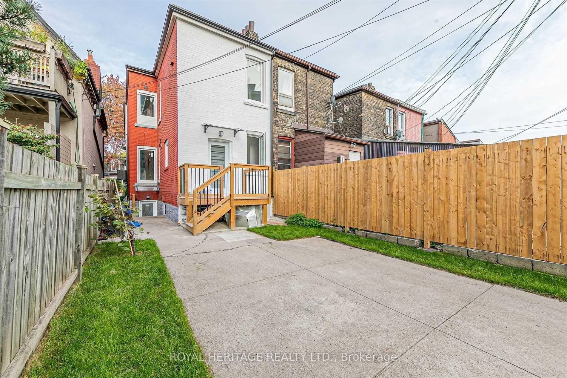 66a Bellevue Avenue, Toronto, ON M5T 2N4