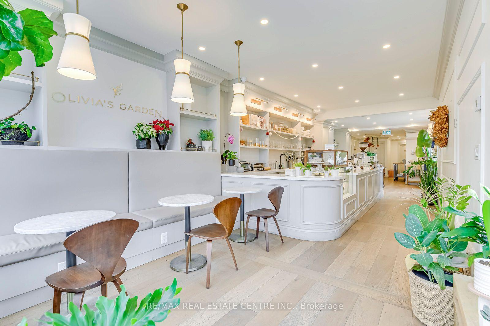 569 Crawford Street, Toronto, ON M6G 3K1