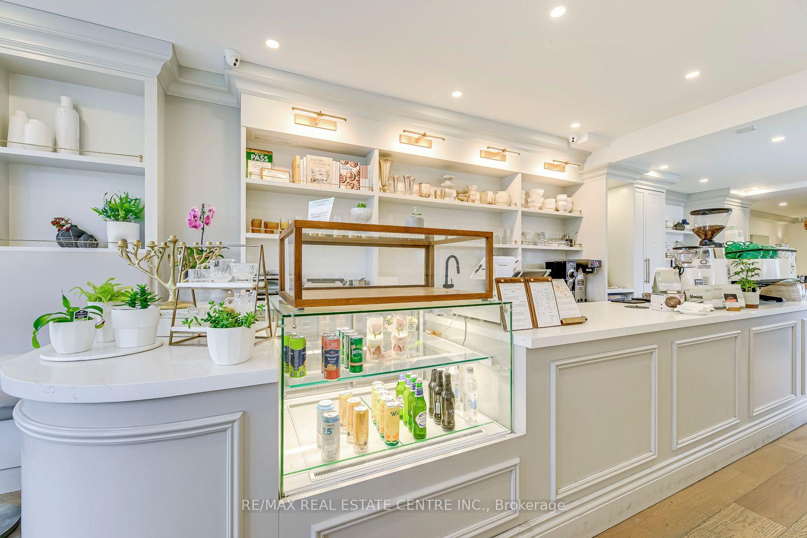 569 Crawford Street, Toronto, ON M6G 3K1