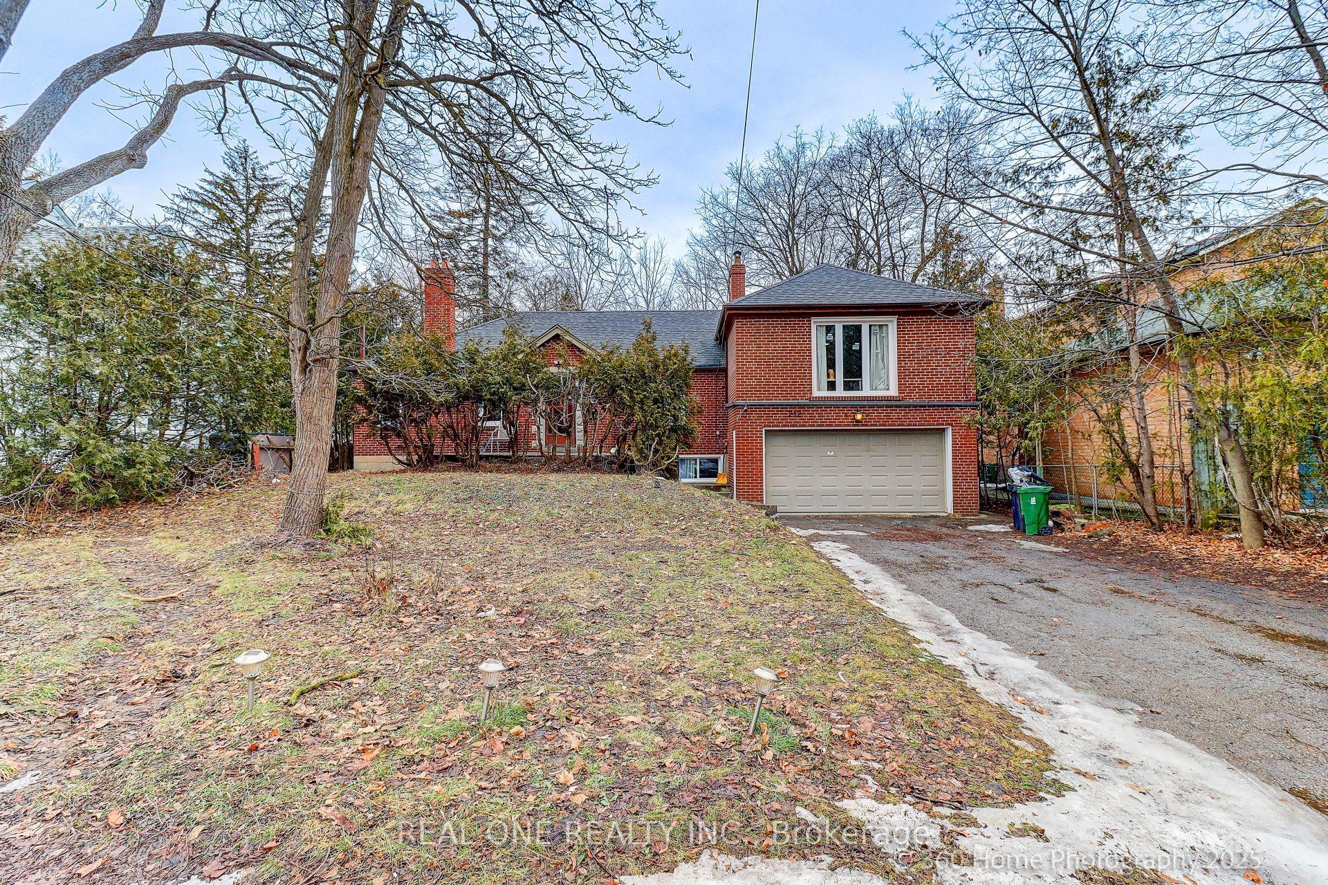 212 Cummer Avenue, Toronto, ON M2M 2E7