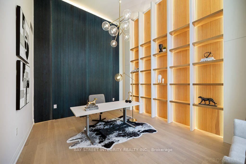 207 Ellerslie Avenue, Toronto, ON M2N 1Y3