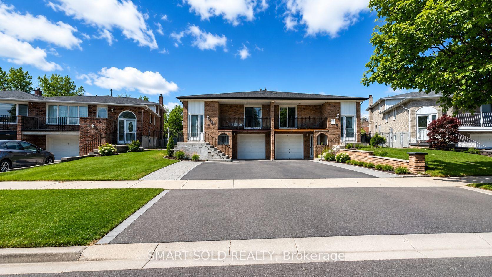 243 Shawnee Circle, Toronto, ON M2H 2Y3