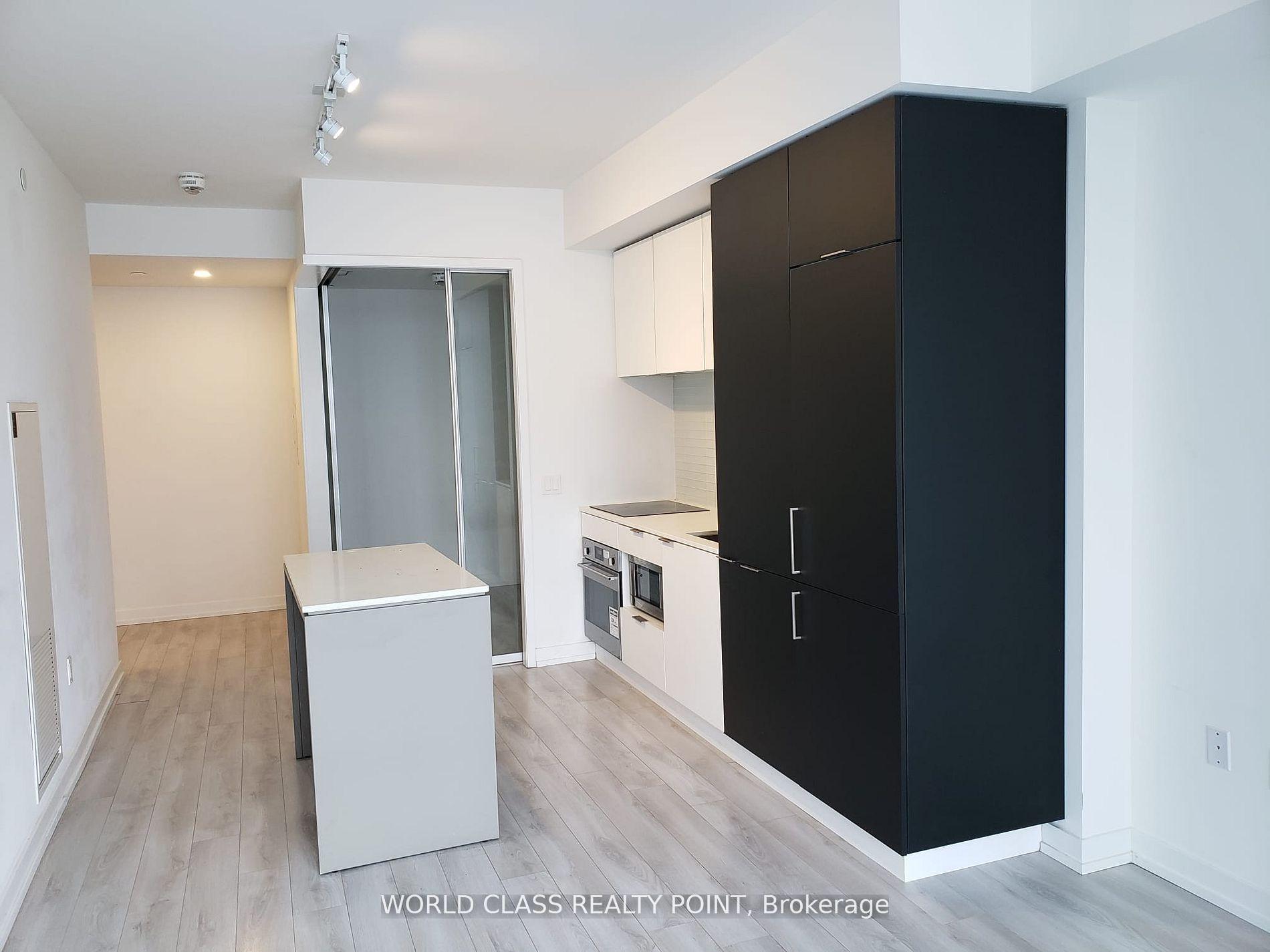 33 Helendale Avenue 1404, Toronto, ON M4R 0A4