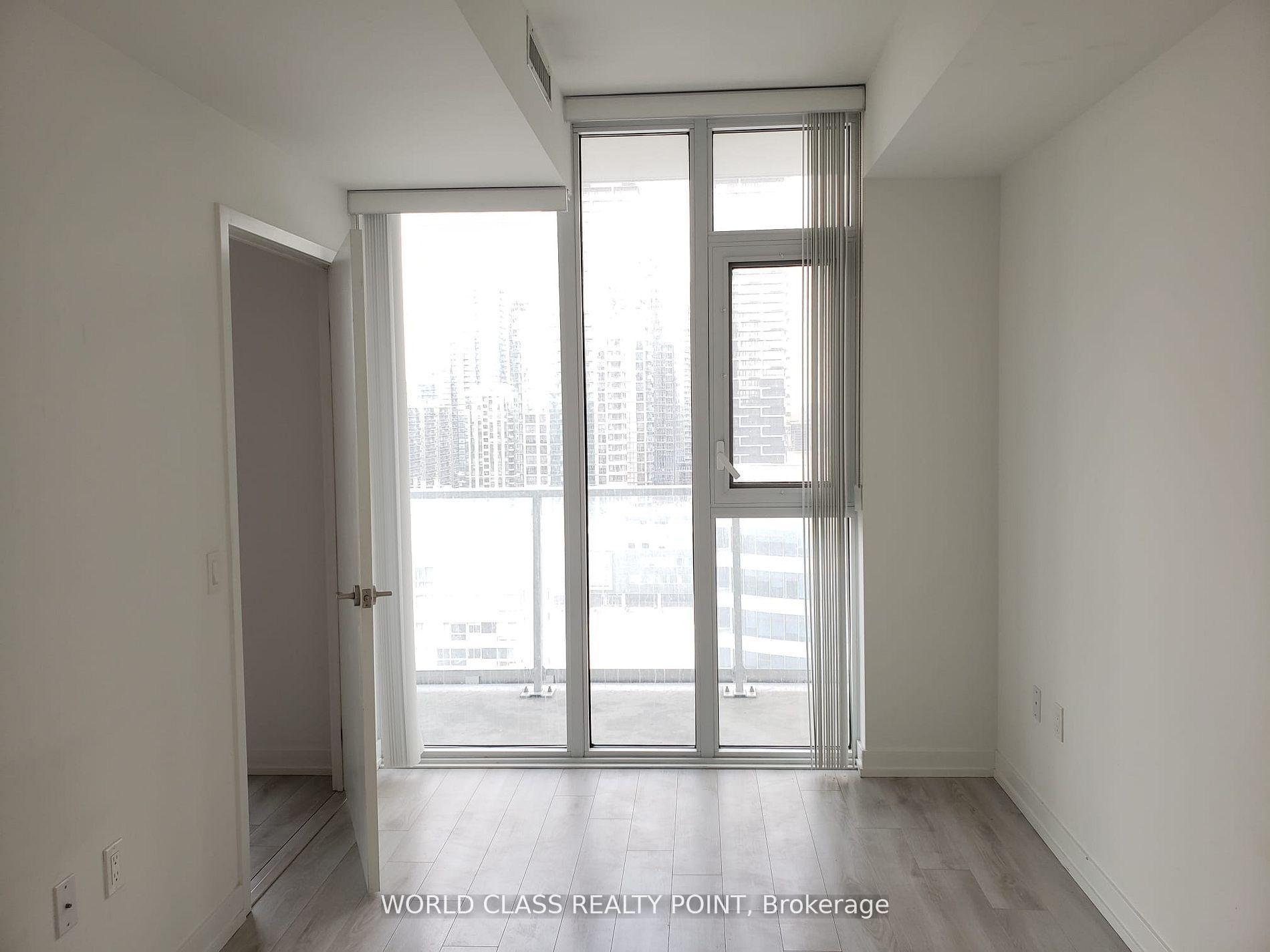 33 Helendale Avenue 1404, Toronto, ON M4R 0A4