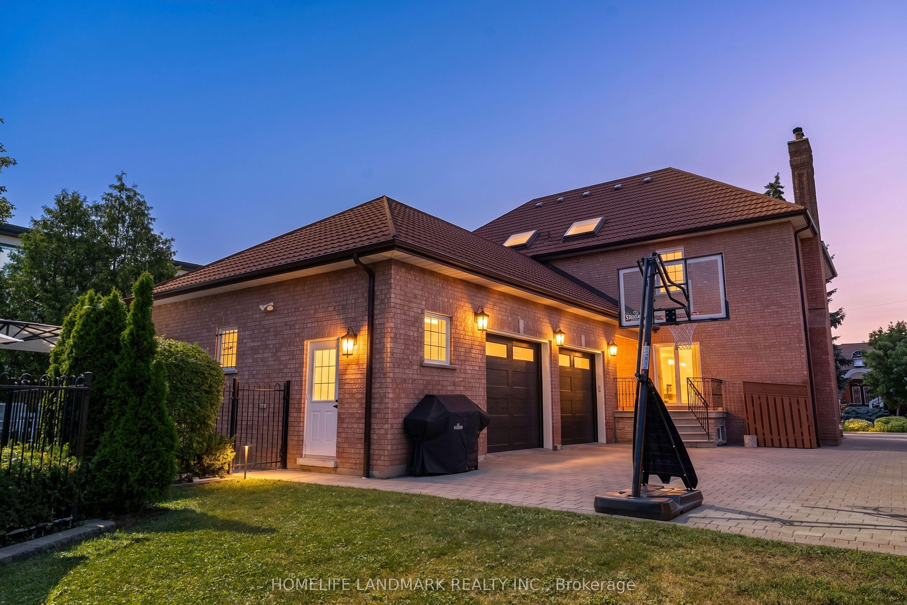 193 Codsell Avenue, Toronto, ON M3H 3W5