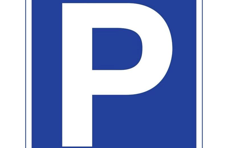 88 Harbour Street Parking, Toronto, ON M5J 0C3