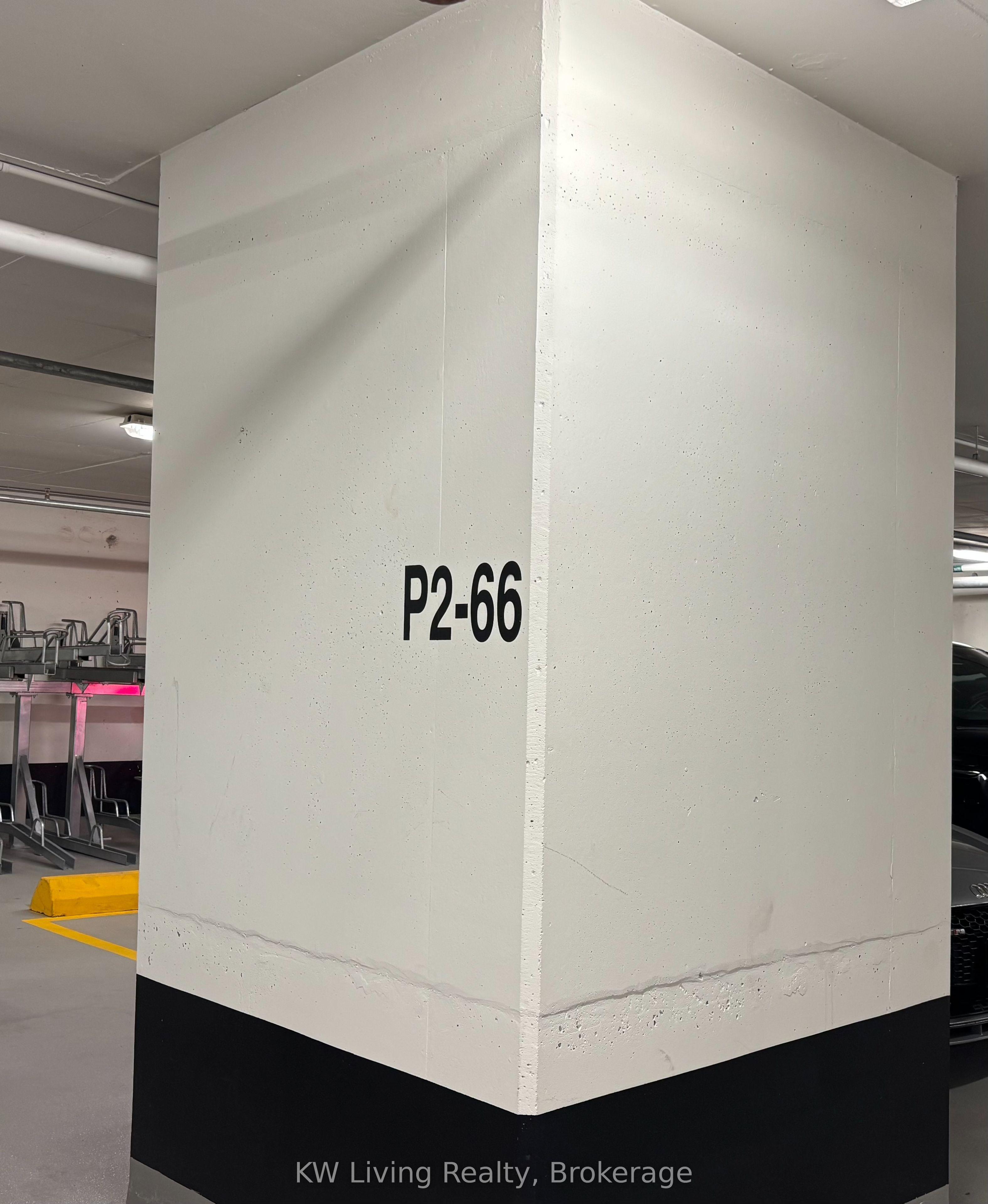 88 Harbour Street Parking, Toronto, ON M5J 0C3