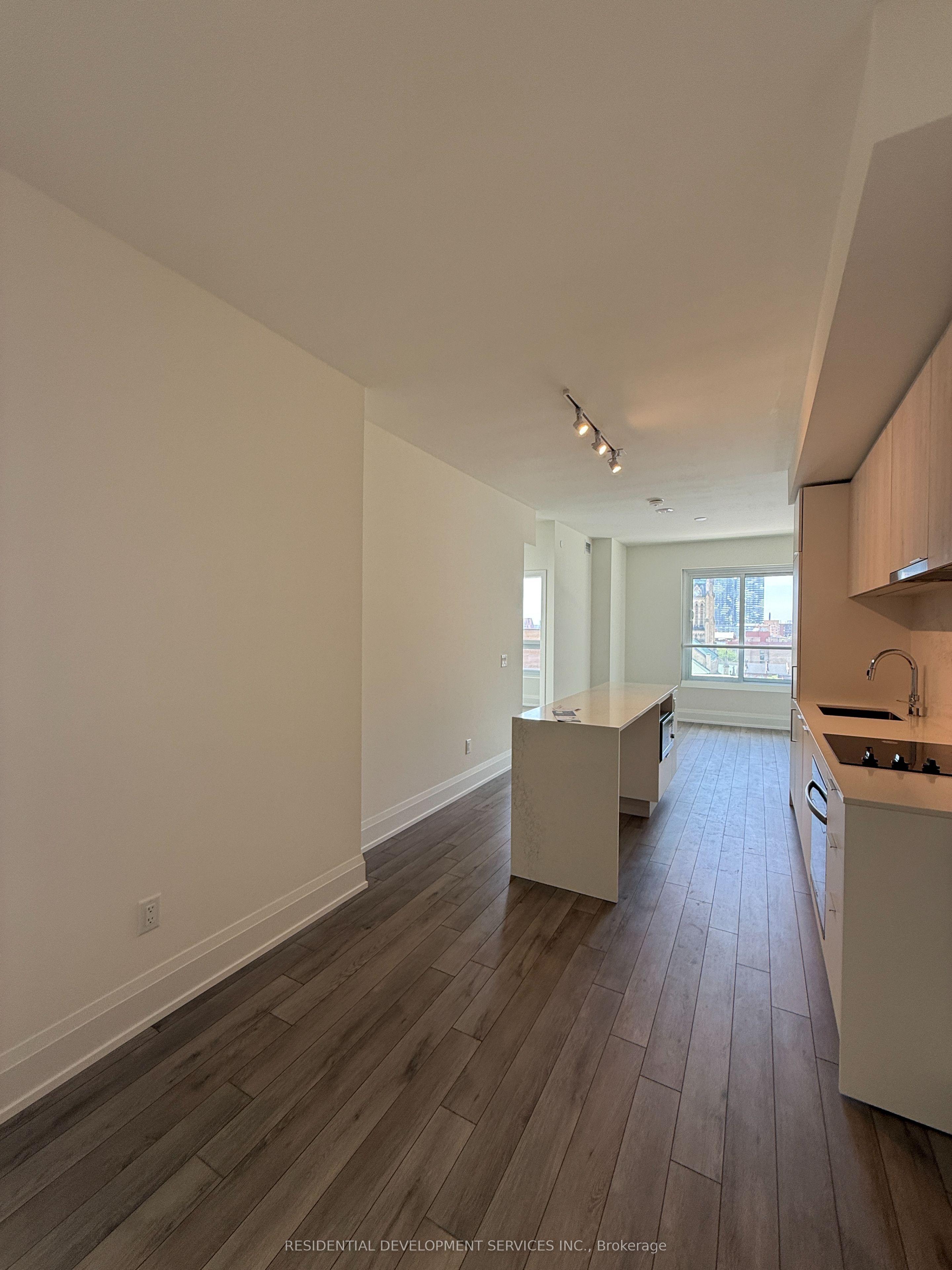 89 Church Street 907, Toronto, ON M5C 0B7