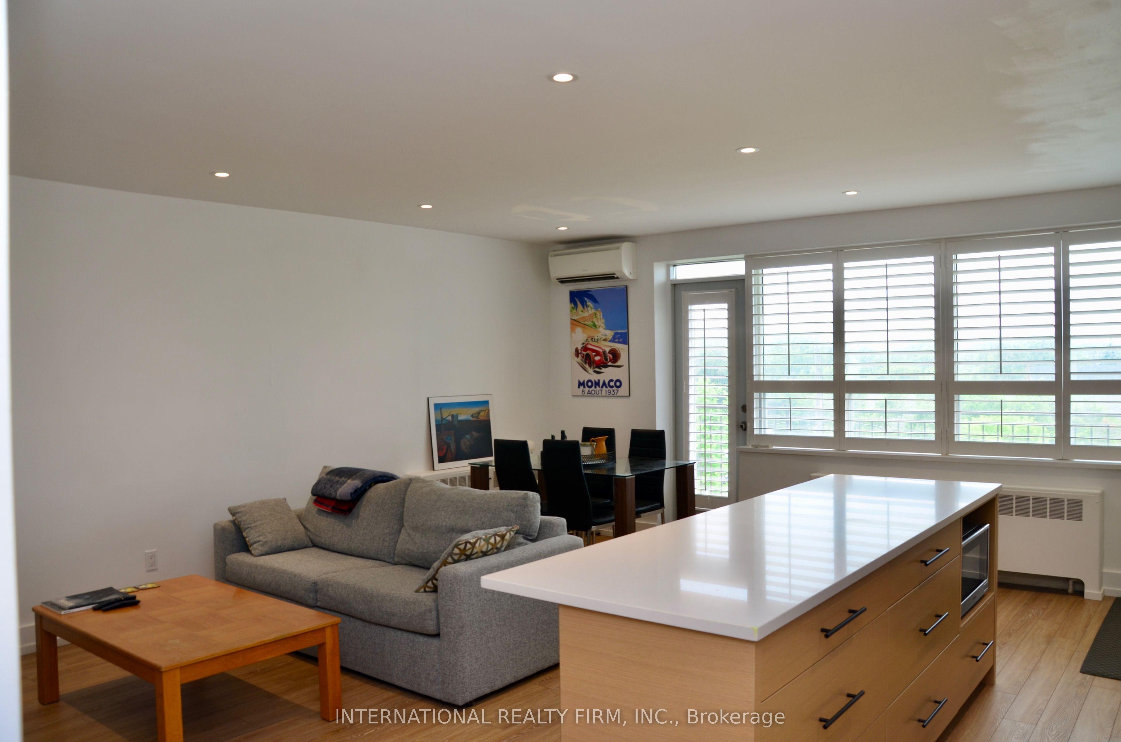 219 Wilson Avenue 404, Toronto, ON M5M 3B2
