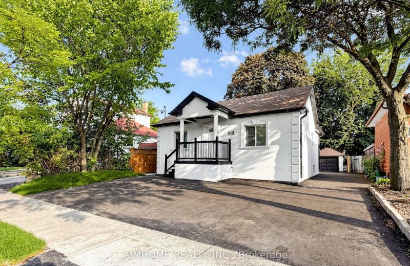 95 Steeles Avenue E, Toronto, ON M2M 3Y4