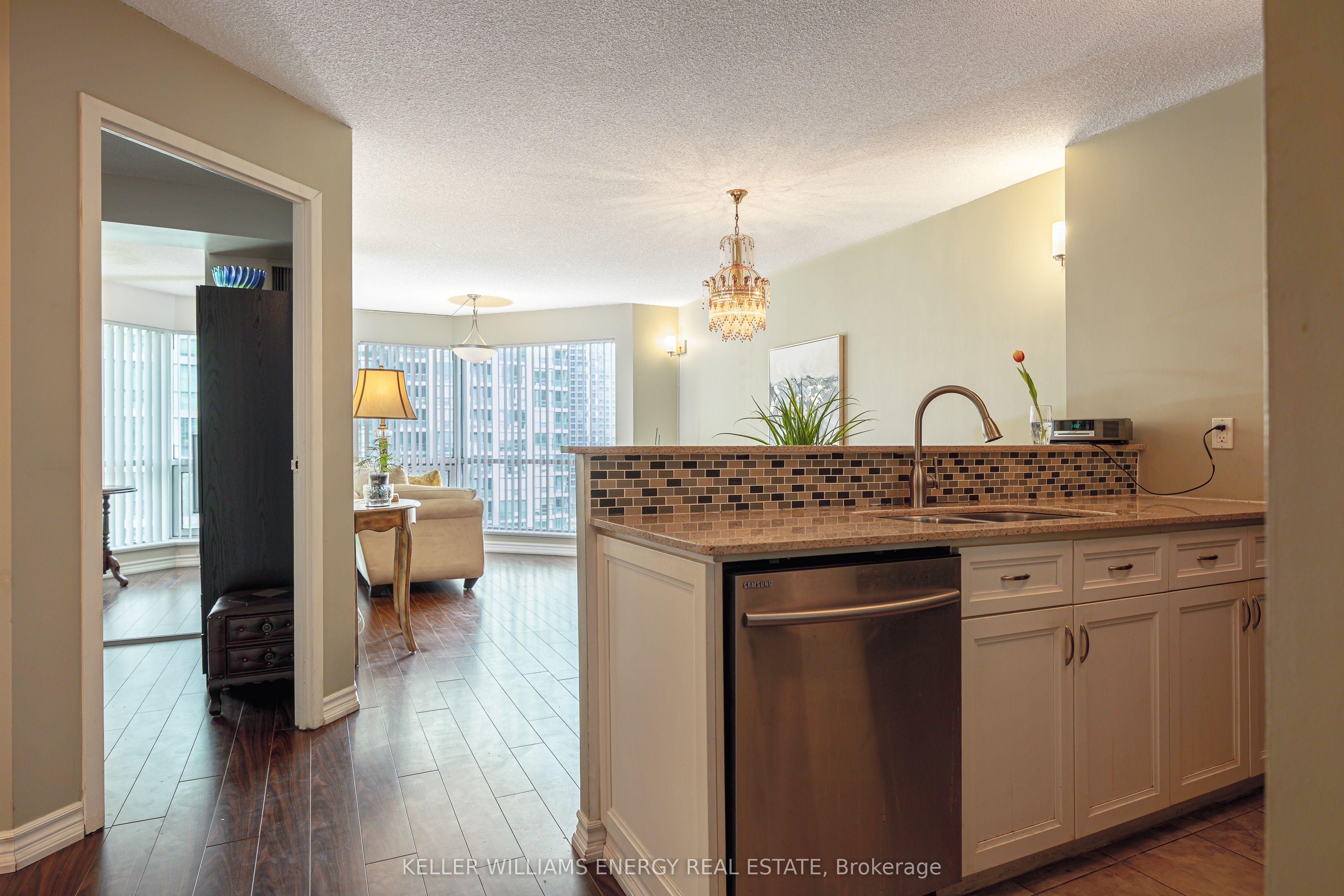 10 Yonge Street 1604, Toronto, ON M5E 1R4