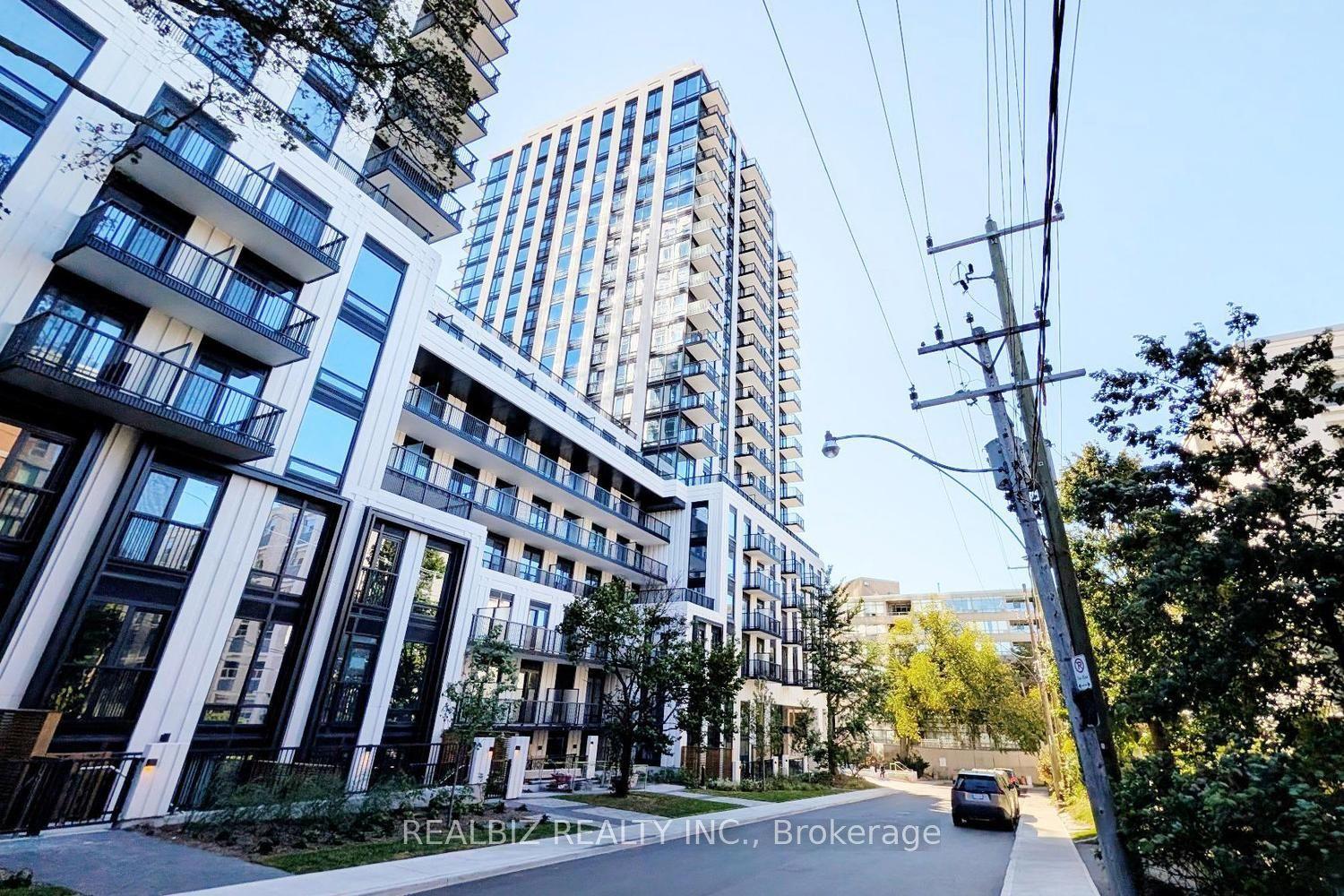 91 Montclair Avenue 823, Toronto, ON M5P 0B1