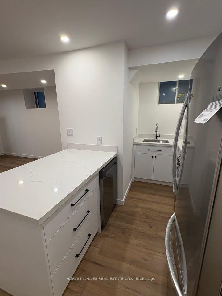557 Crawford Street Lower, Toronto, ON M6G 3J9