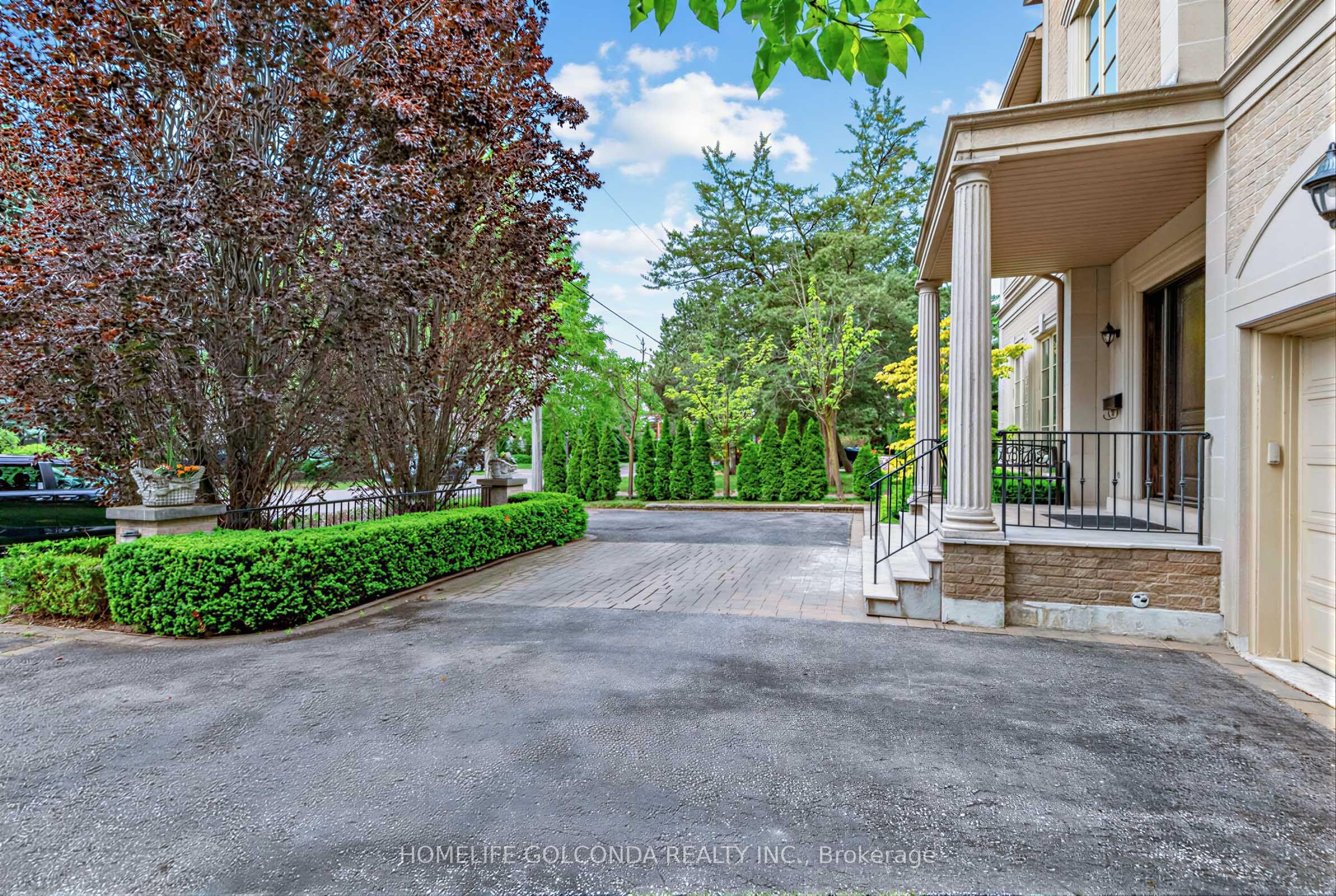 164 Owen Boulevard, Toronto, ON M2P 1G7