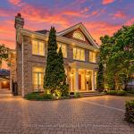 44 Cotswold Crescent, Toronto, ON M2P 1N2