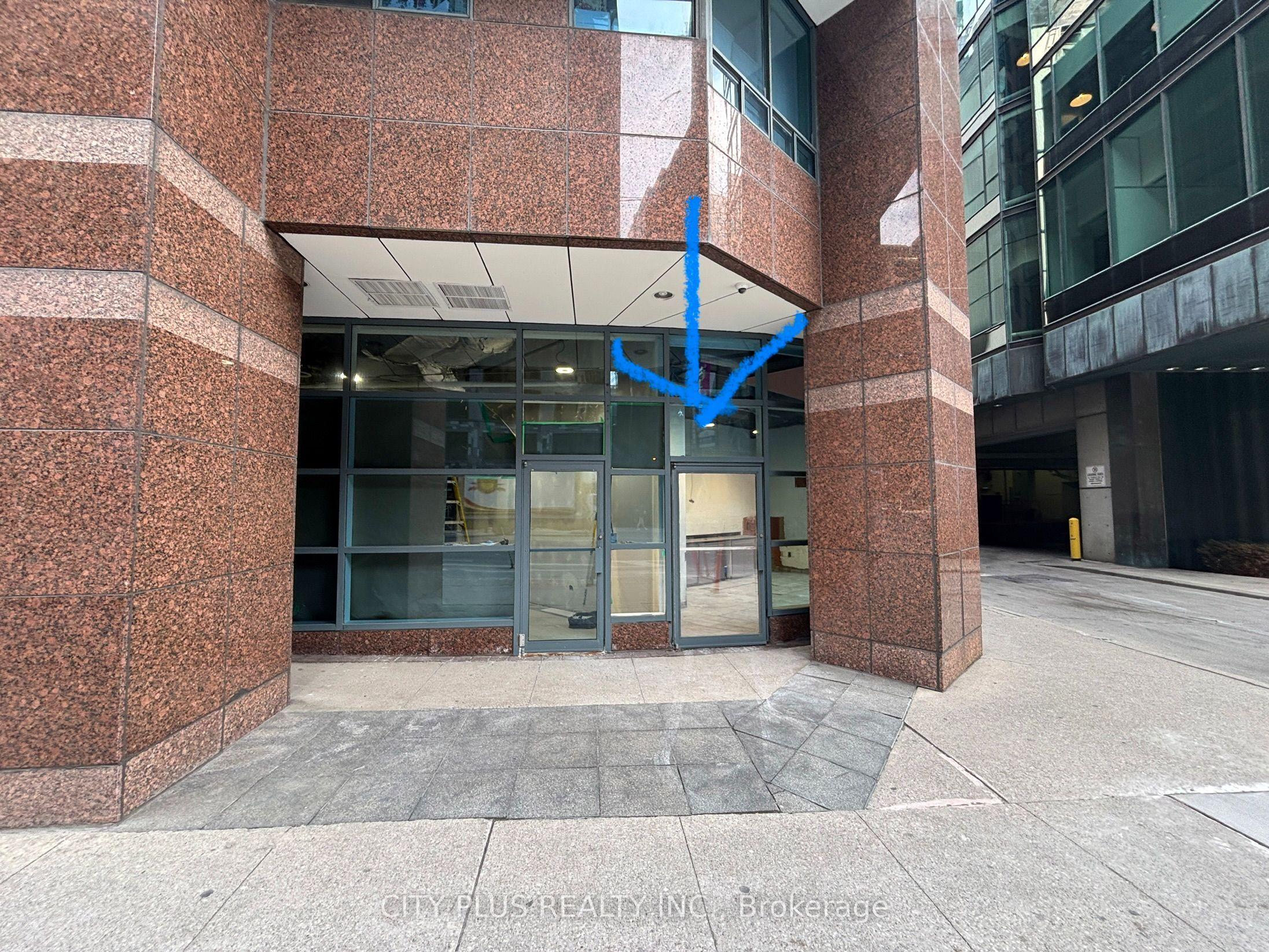 33 University Avenue 101A, Toronto, ON M5J 2S7