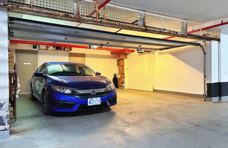 763 Bay Street Parking, Toronto, ON M5G 2R3