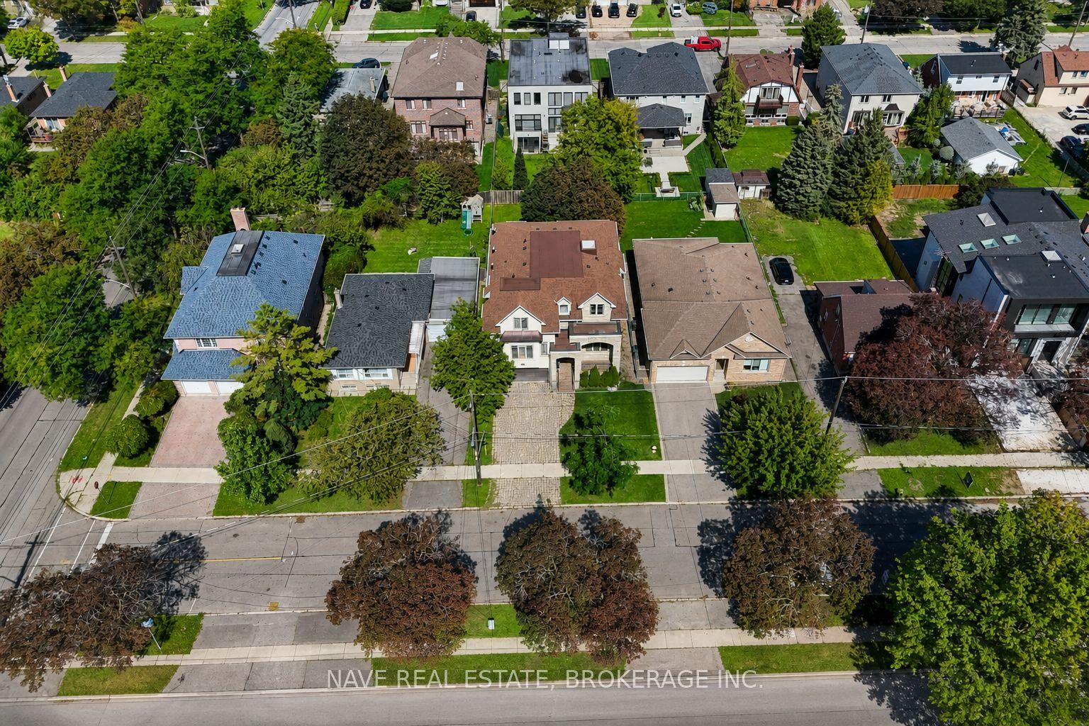 136 Homewood Avenue, Toronto, ON M2M 1K3
