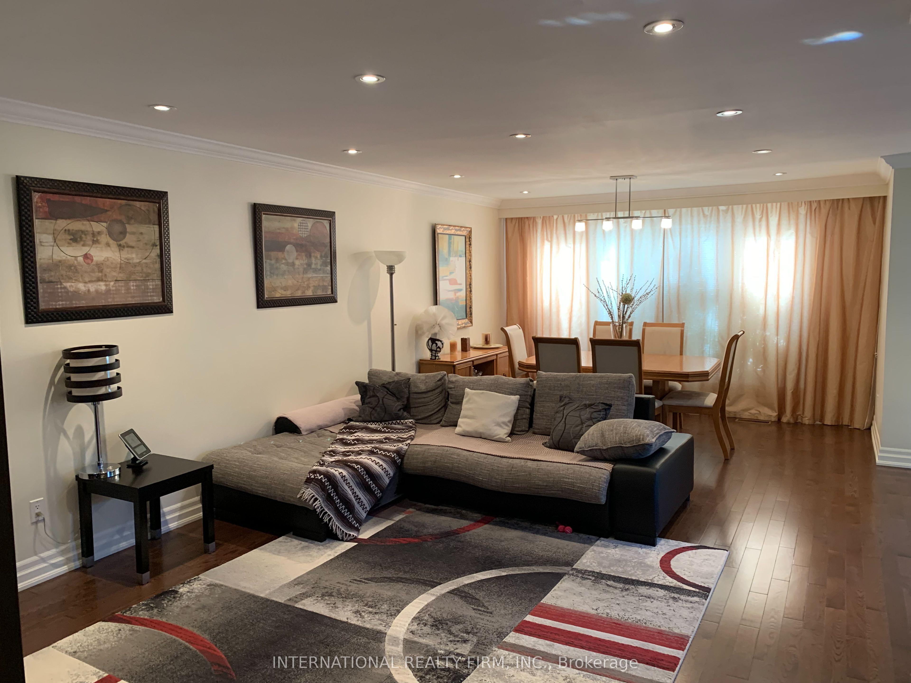66 Dewlane Drive, Toronto, ON M2R 2P8