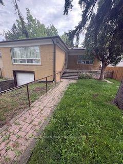 55 Bishop Avenue Lower, Toronto, ON M2M 1Z5