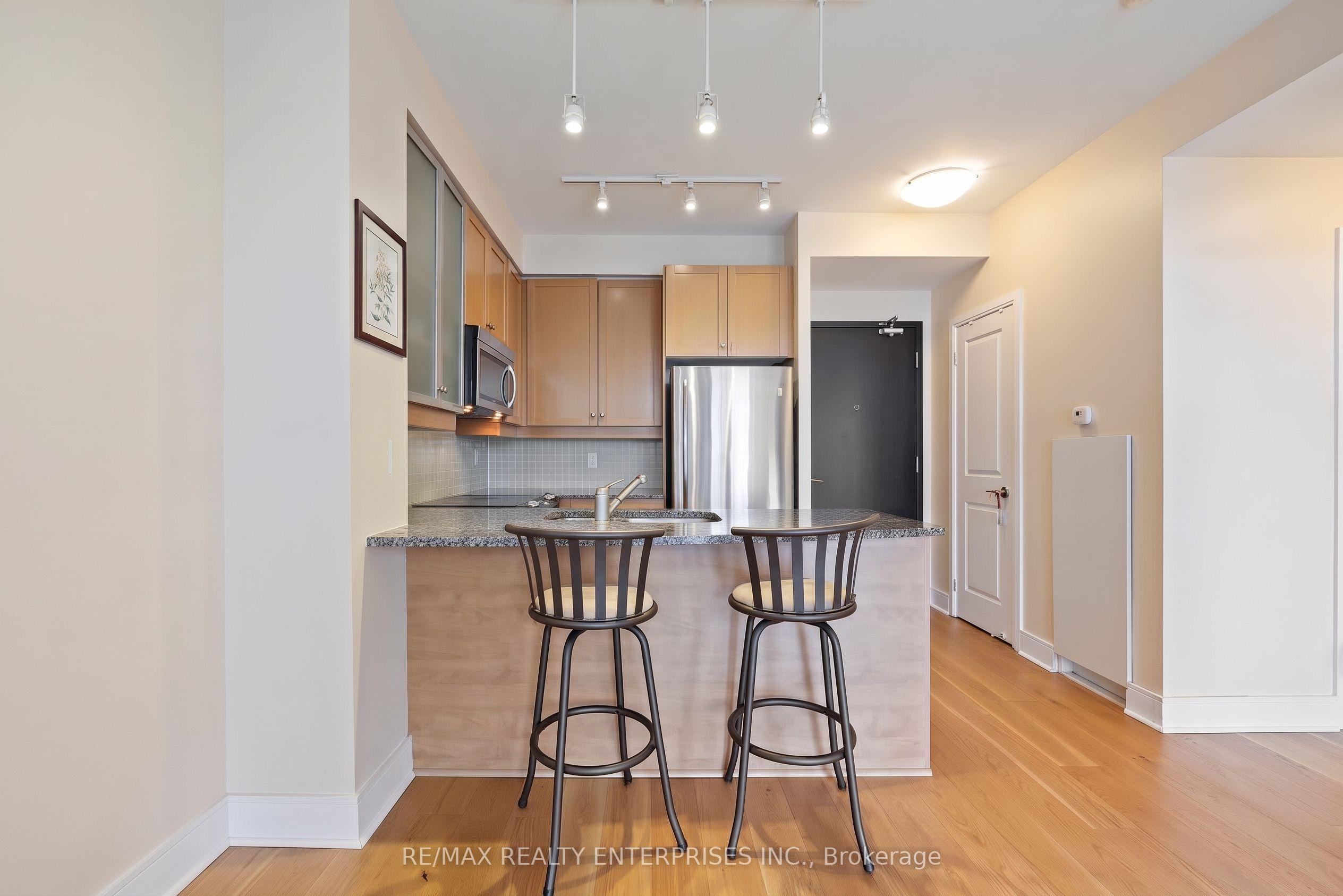 18 Yorkville Avenue W 2706, Toronto, ON M4W 3Y8