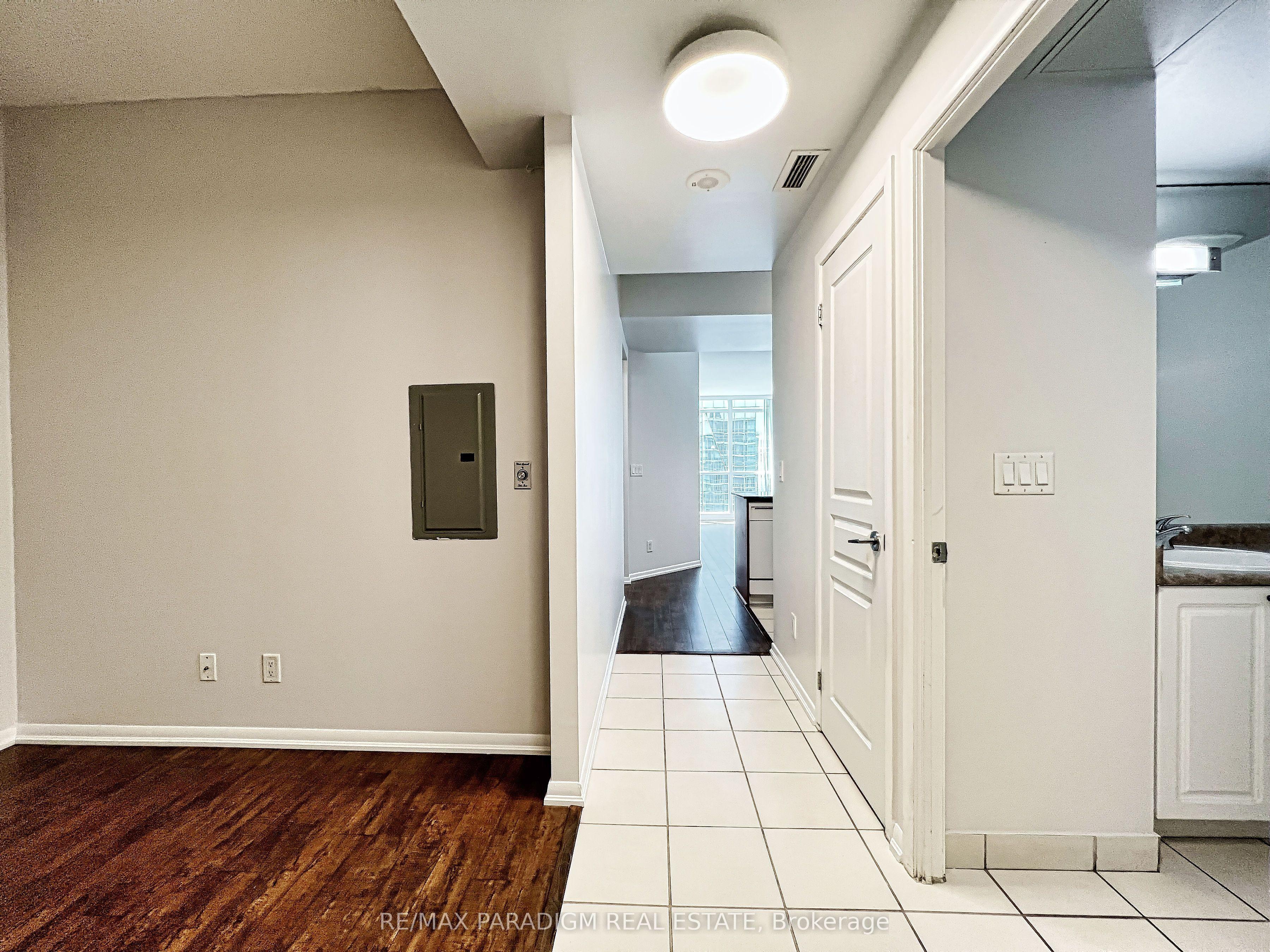 18 Yonge Street 3713, Toronto, ON M5E 1Z8