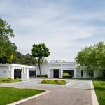 45 Park Lane Circle, Toronto, ON M3C 2N3