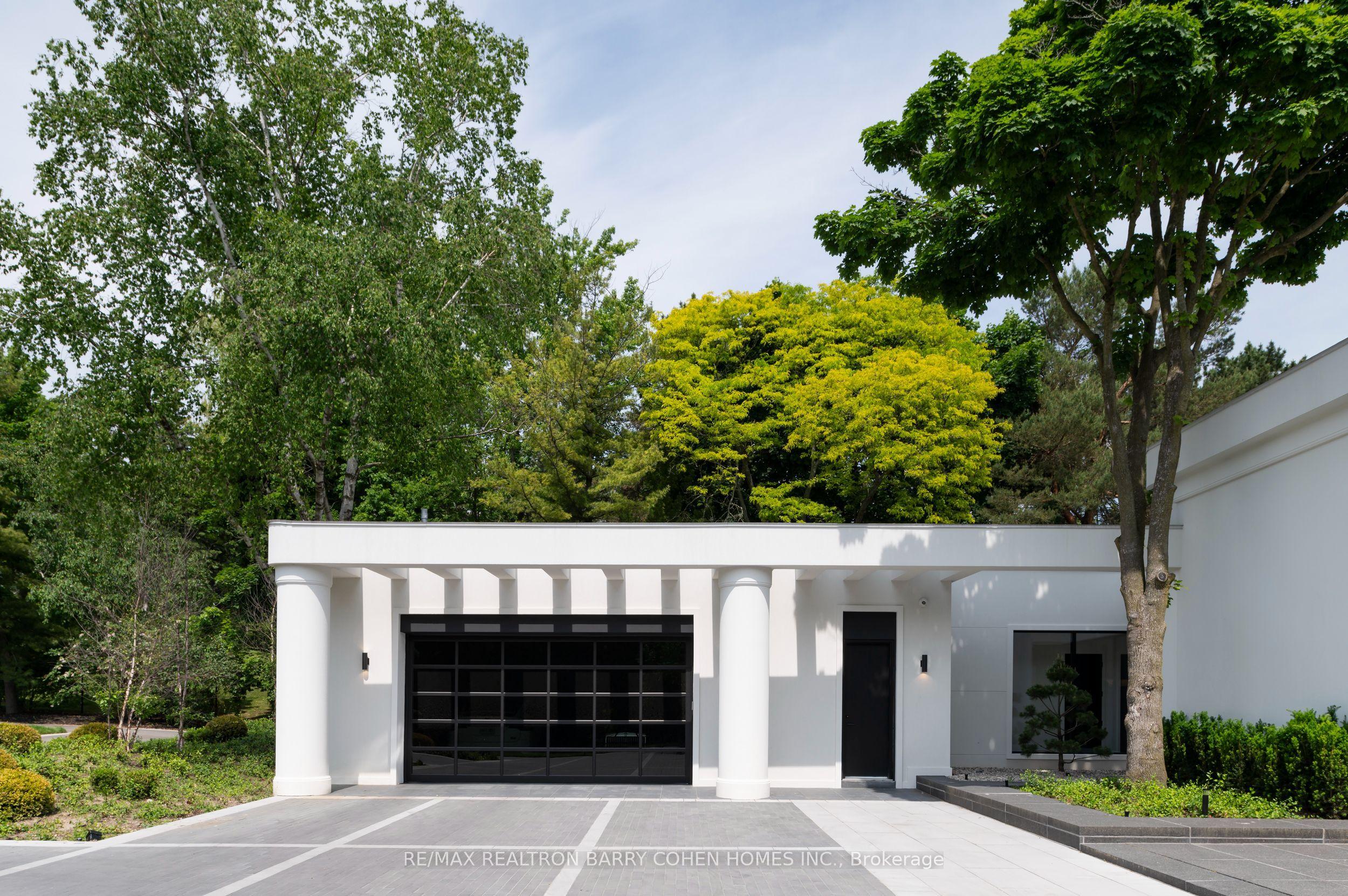 45 Park Lane Circle, Toronto, ON M3C 2N3