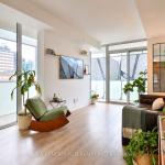 200 Bloor Street W 405, Toronto, ON M5S 0B1