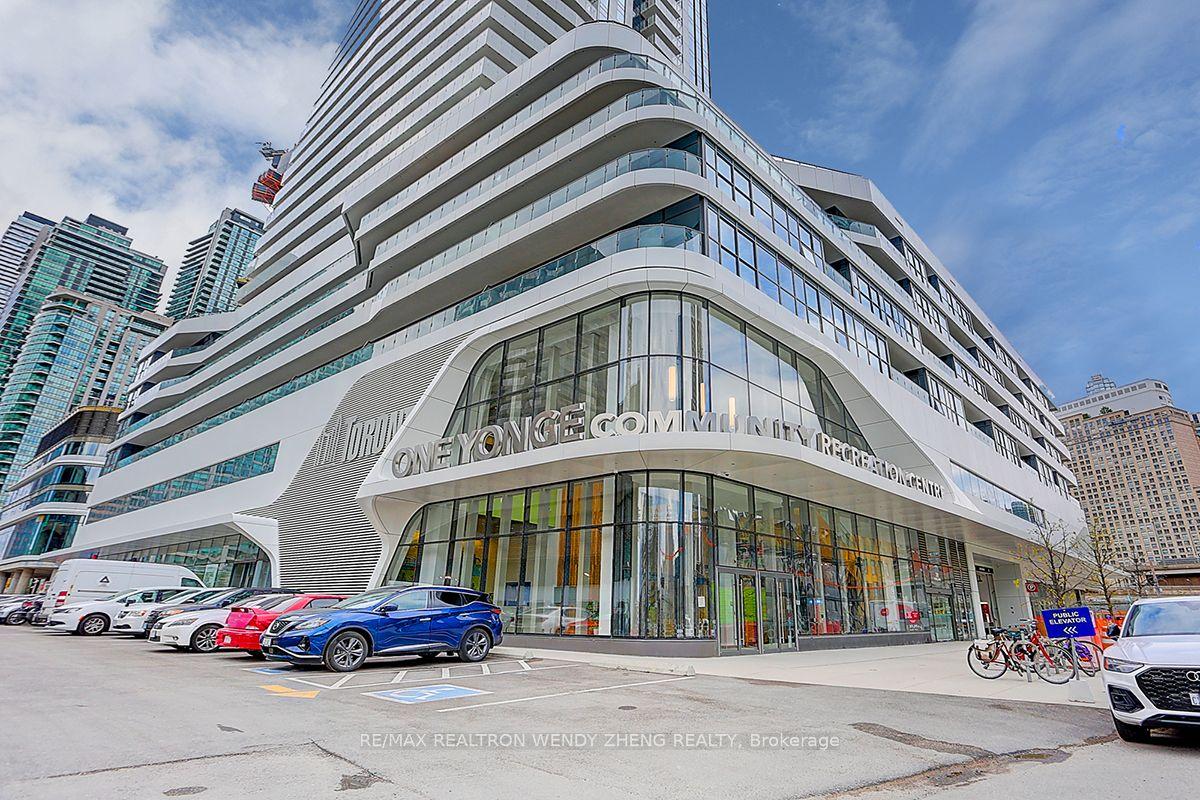 28 Freeland Street 902, Toronto, ON M5E 0E3