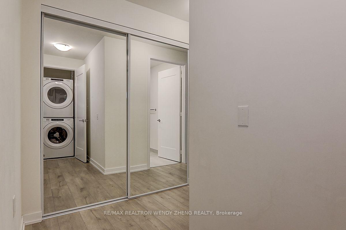 28 Freeland Street 902, Toronto, ON M5E 0E3