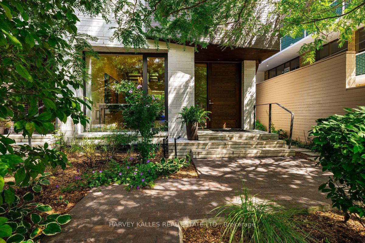 5 Relmar Road, Toronto, ON M5P 2Y4