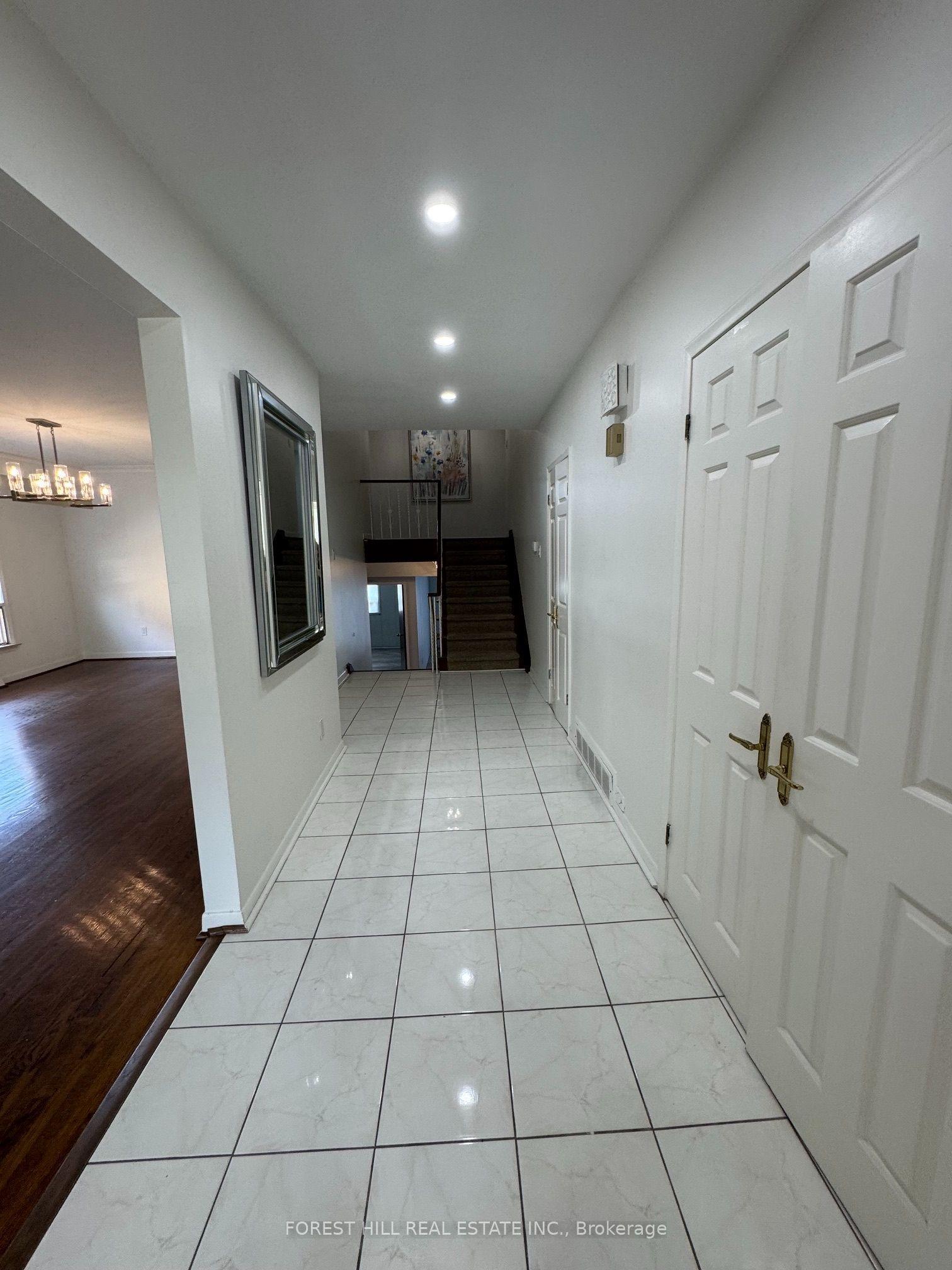 3 Tokay Court, Toronto, ON M3H 3V2