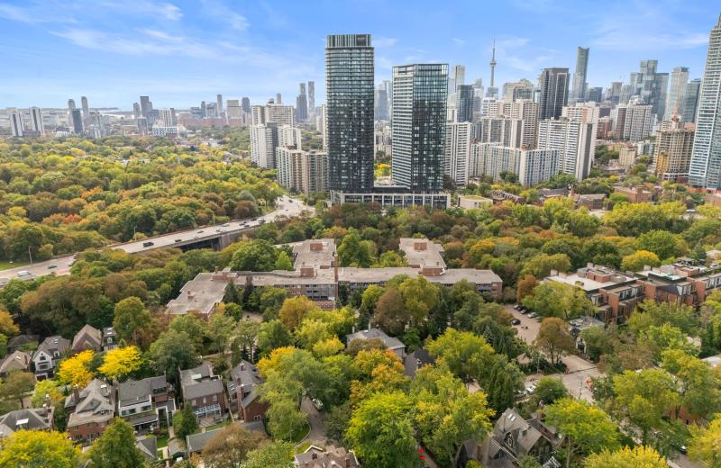 21 Dale Avenue 845, Toronto, ON M4W 1K3