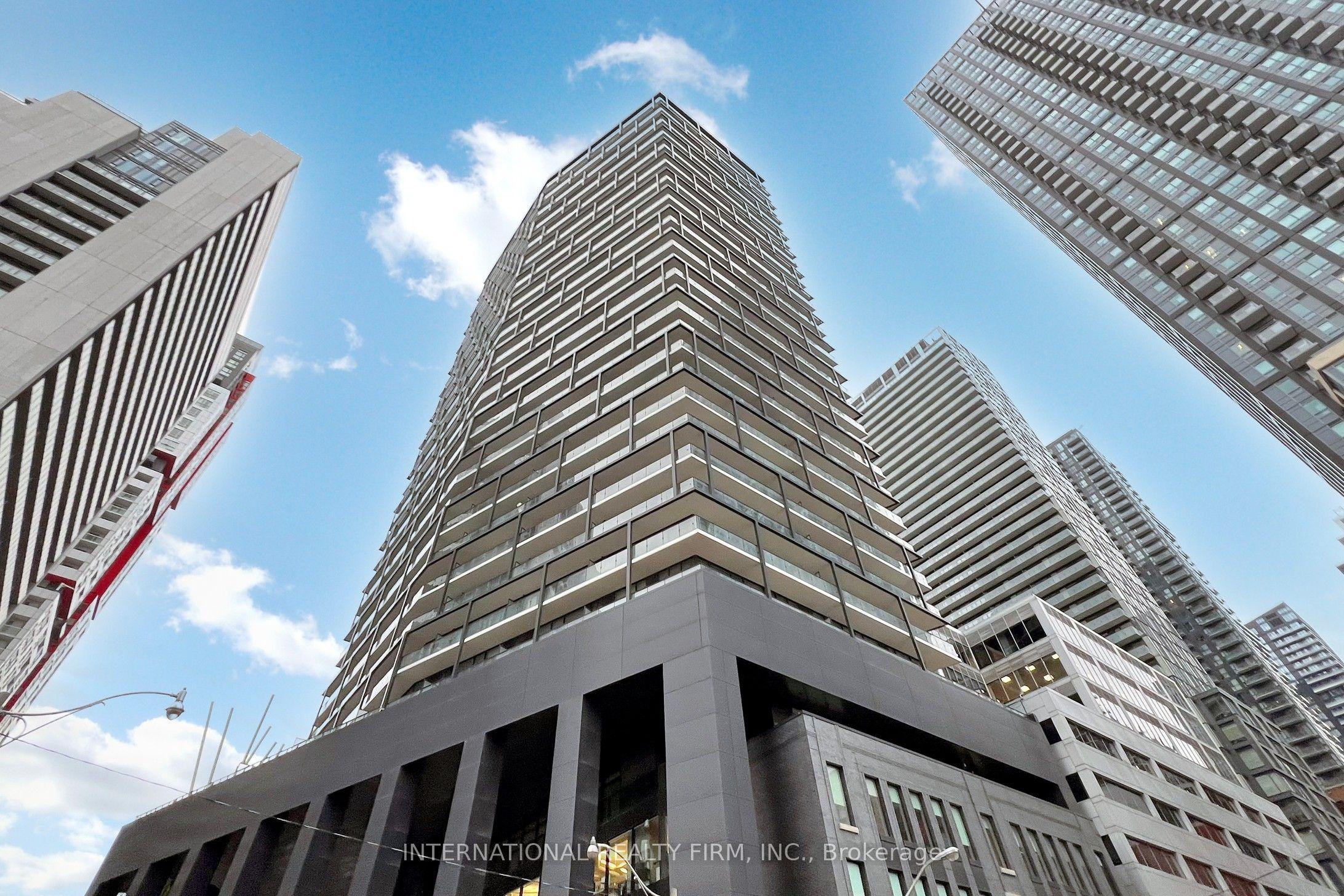125 Peter Street 1710, Toronto, ON M5V 0M2