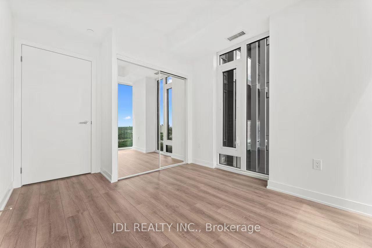 1 Quarrington Lane 3803, Toronto, ON M3C 0S4