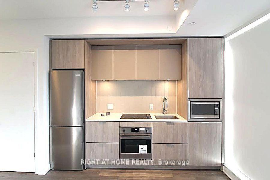 130 River Street 1606, Toronto, ON M5A 0R8