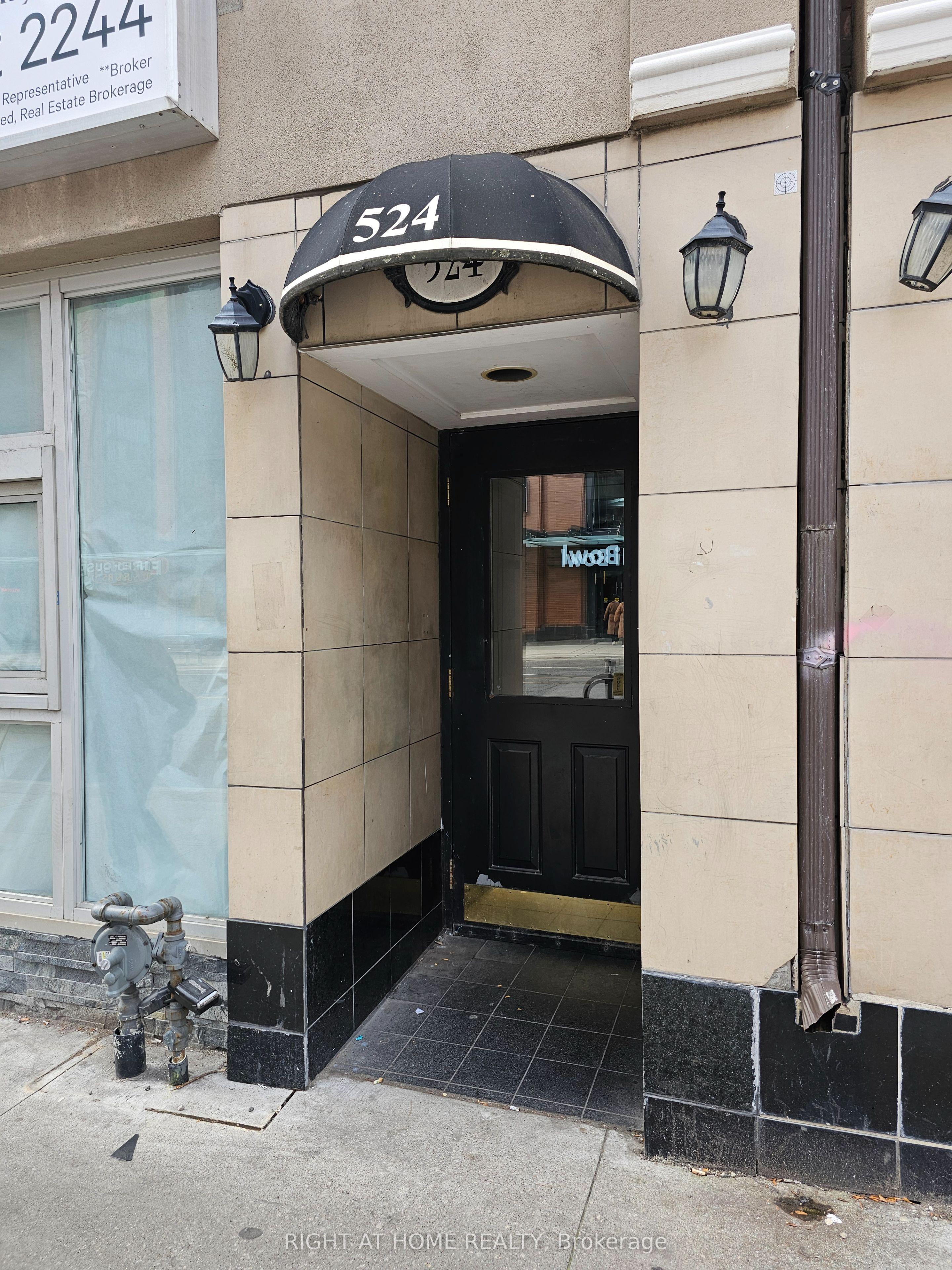 524 Yonge Street 300, Toronto, ON M4Y 1X9