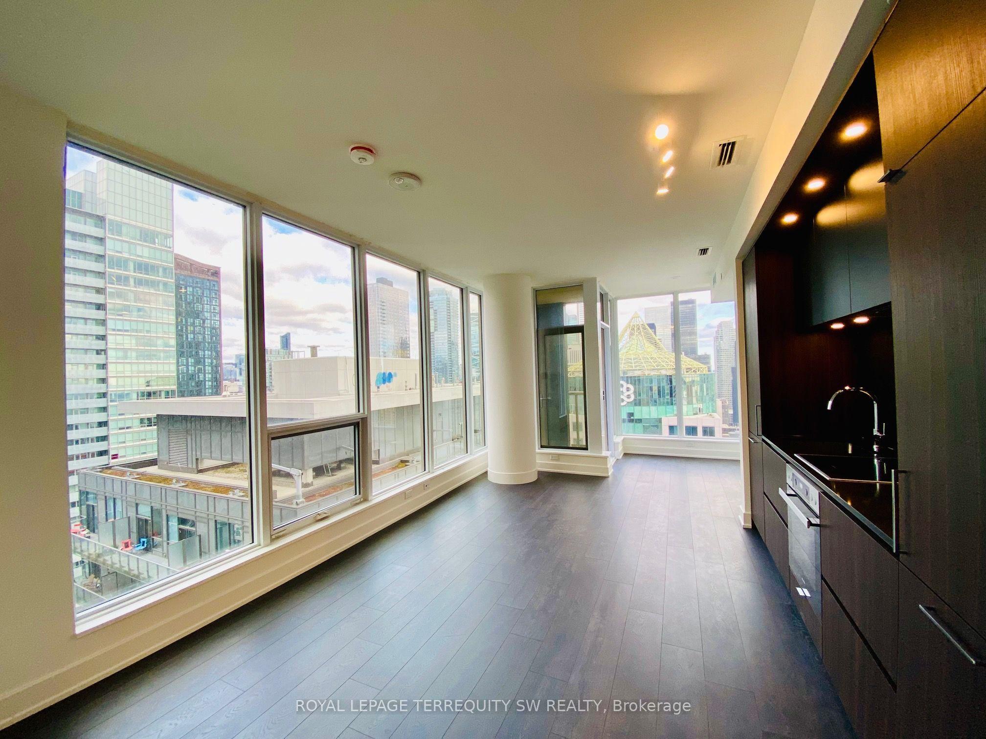 15 Mercer Street 3306, Toronto, ON M5V 0T8