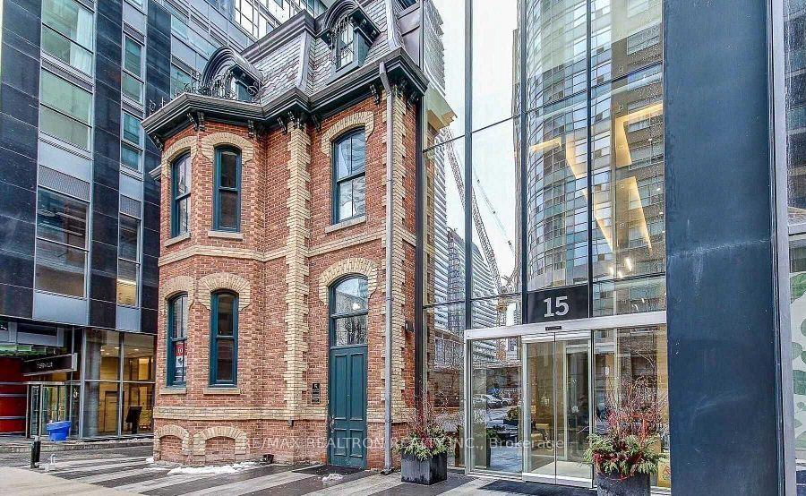 15 Grenville Street 404, Toronto, ON M4Y 0B9