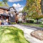 7 Tullis Drive Lower, Toronto, ON M4S 2E2