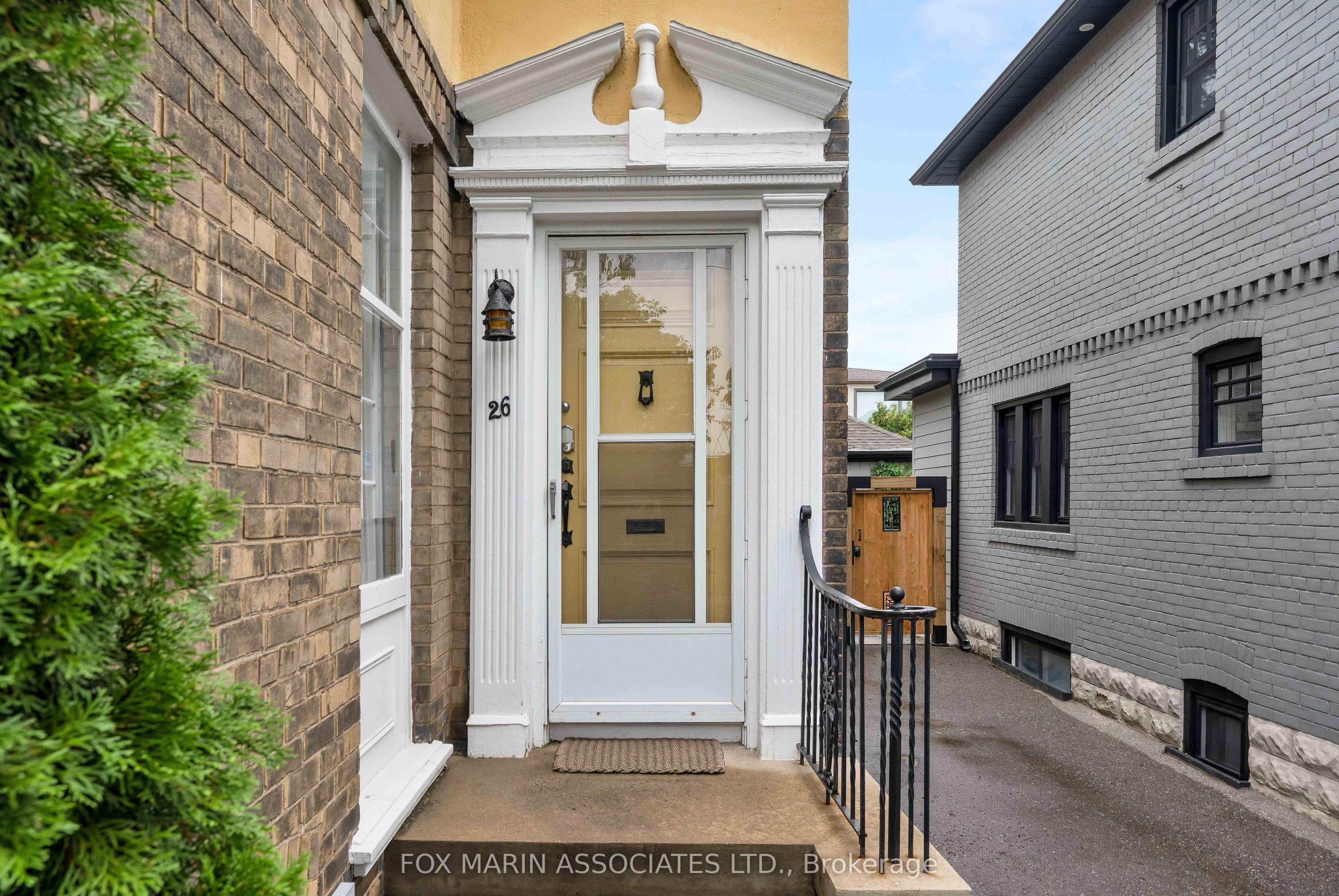 26 Claxton Boulevard, Toronto, ON M6C 1L8