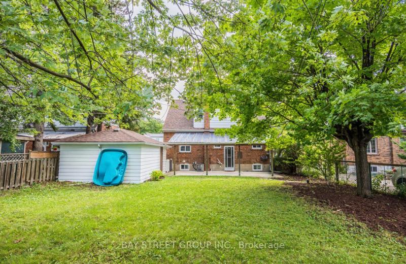 12 Craigmore Crescent Lower Level, Toronto, ON M2N 2Y3