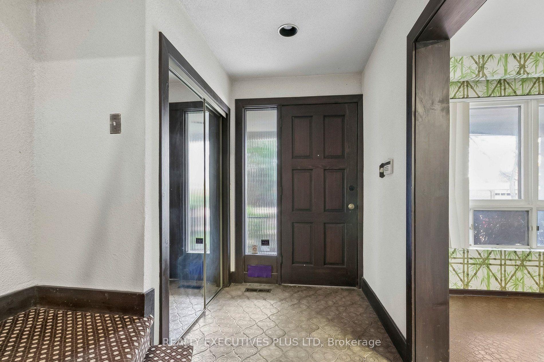 12 Mandel Crescent, Toronto, ON M2H 1B9