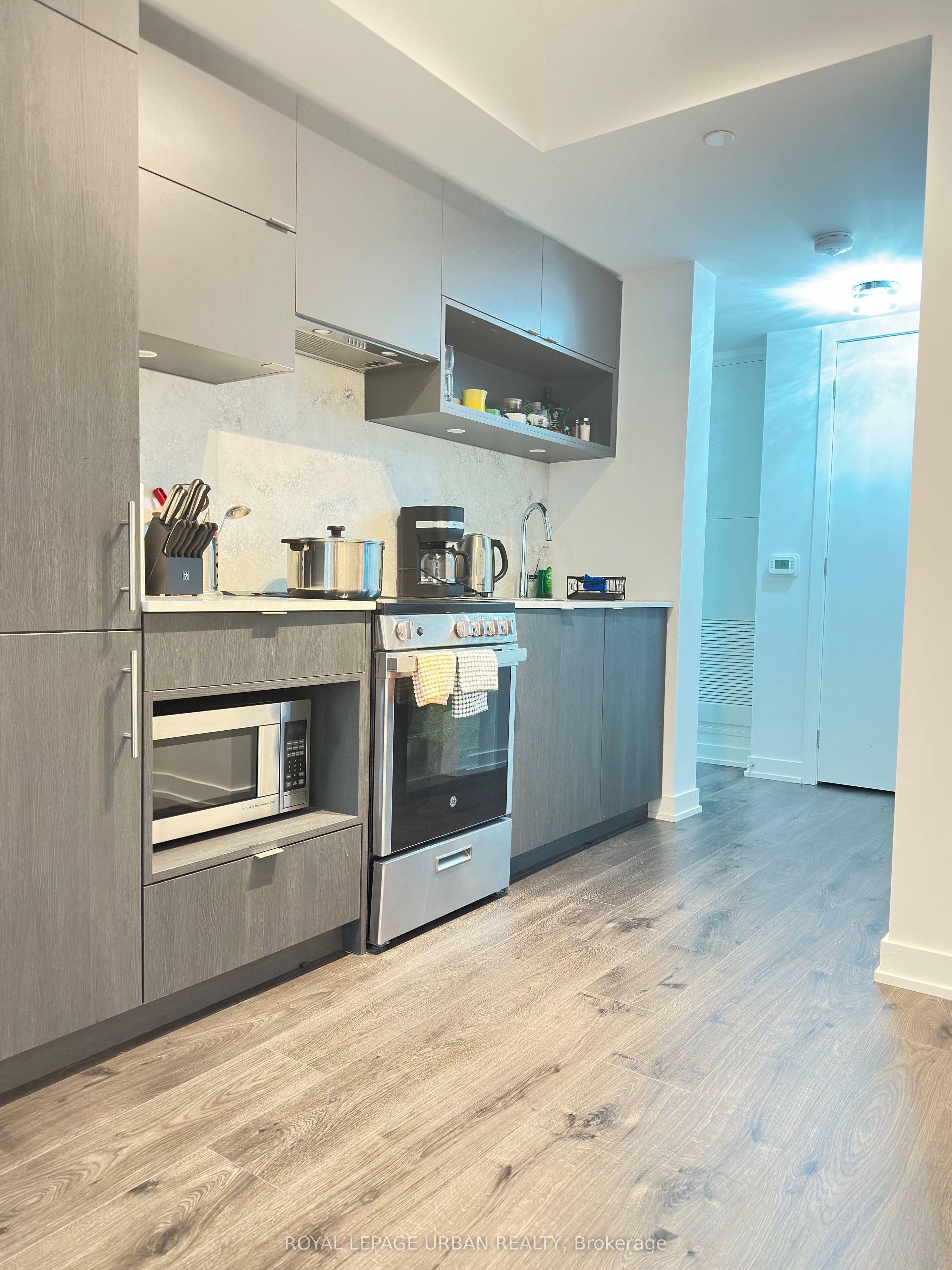100 Queen Street E 1106, Toronto, ON M5C 0B5