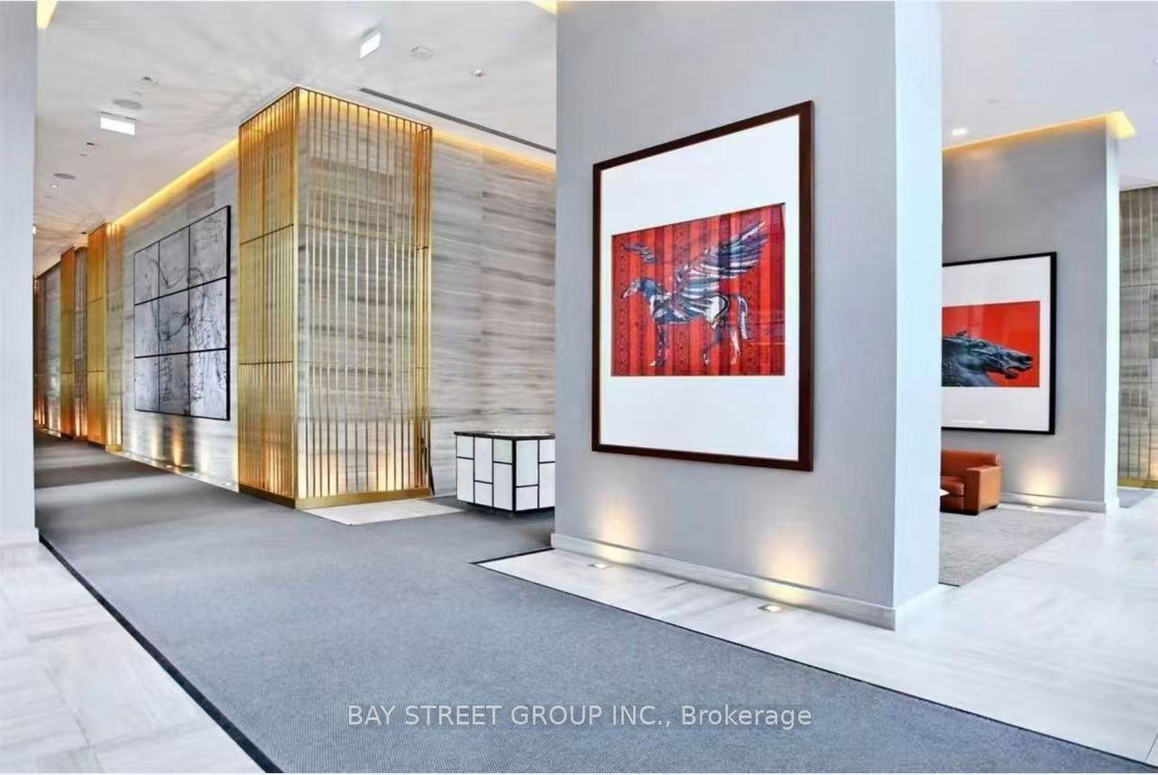 50 Charles Street E 902, Toronto, ON M4Y 1T1